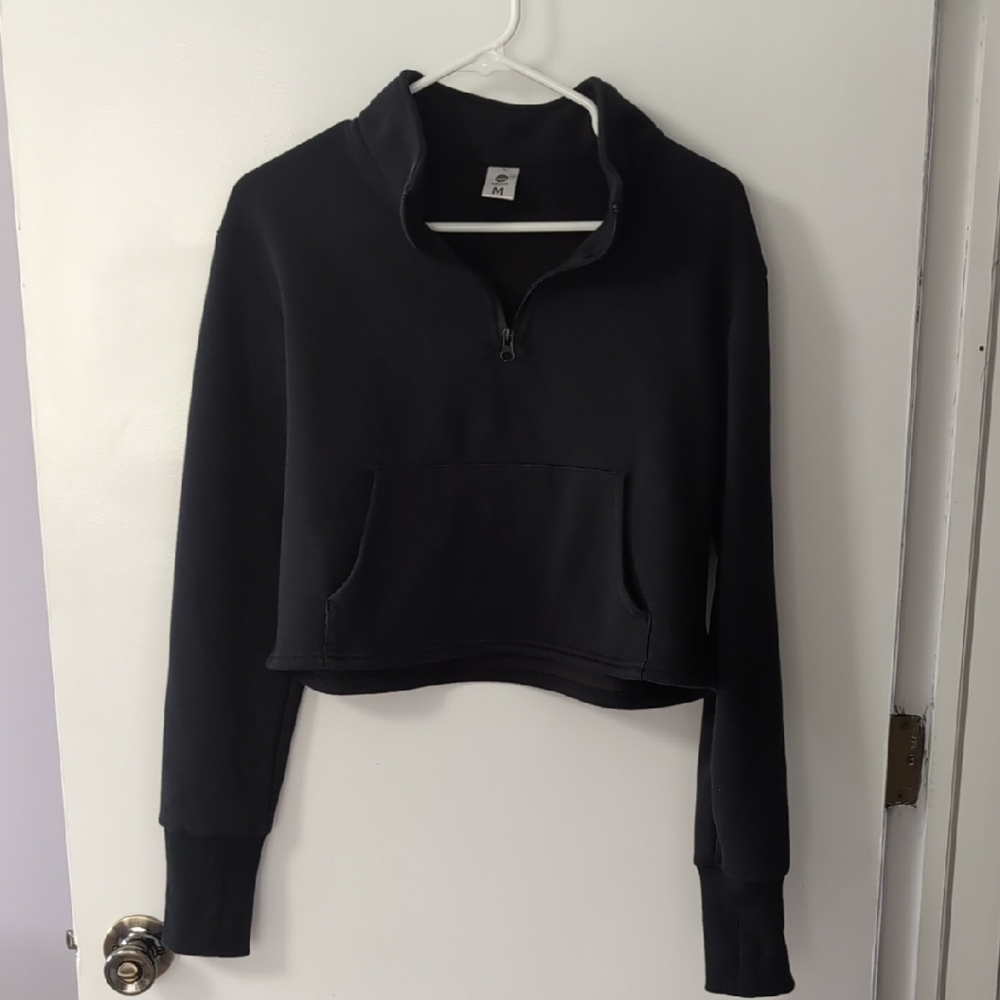 Senita Black Half-Zip Cropped Sweatshirt Medium